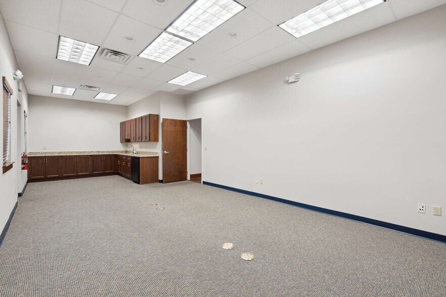 More Photos Of 1404 N Ronald Reagan Blvd, Longwood Unknown For Lease
