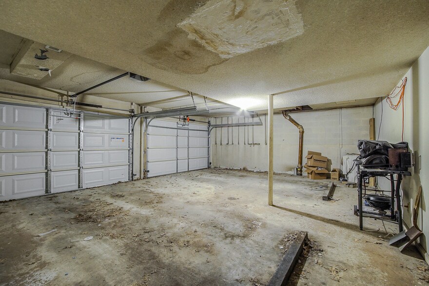 More Photos Of 7504 Wyoming St, Kansas City Apartments For Sale