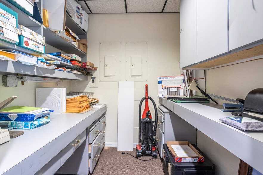 More Photos Of 1013 SW 2nd Ave, Gainesville Office For Sale