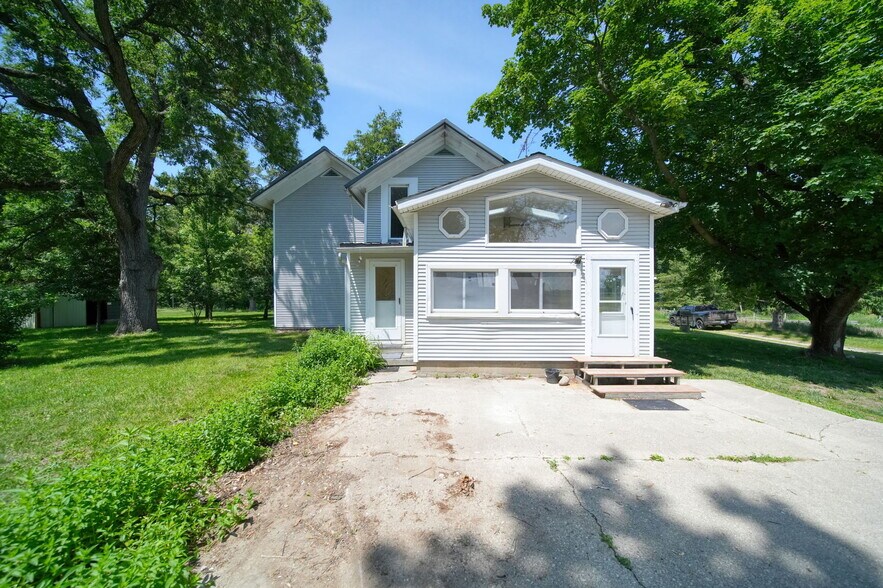 More Photos Of 15379 Howard Rd, Hanover Flex For Sale