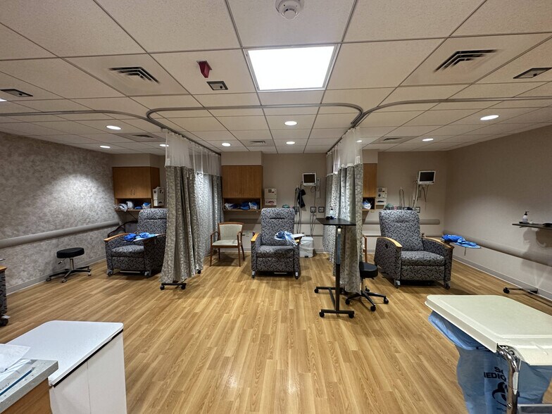 More Photos Of 5 Tyler Ct, Carlisle Medical For Sale