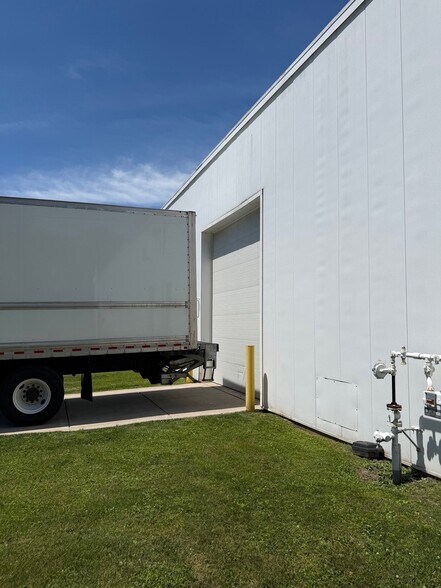More Photos Of 160 Bud Mil Dr, Buffalo Manufacturing For Lease