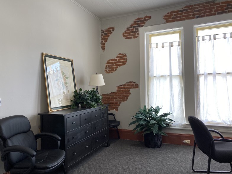 More Photos Of 8 Court St, Jackson Office For Lease