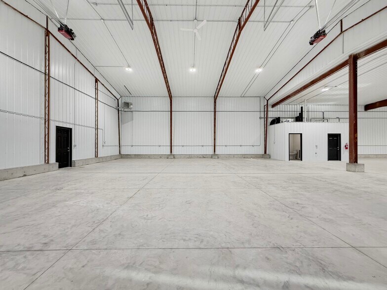 More Photos Of 3050 Highway 52 South, Minot Flex For Lease