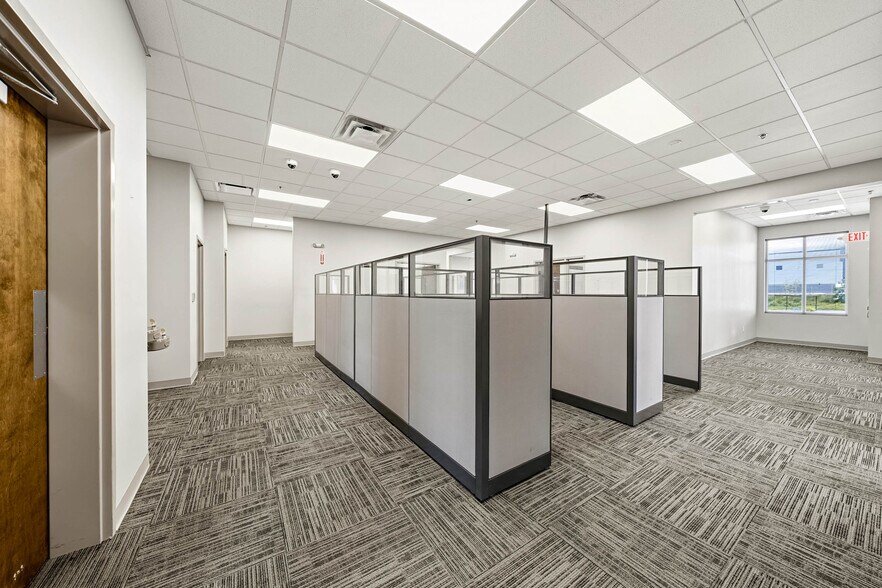 More Photos Of 4689 Industry Dr, Medford Distribution For Lease
