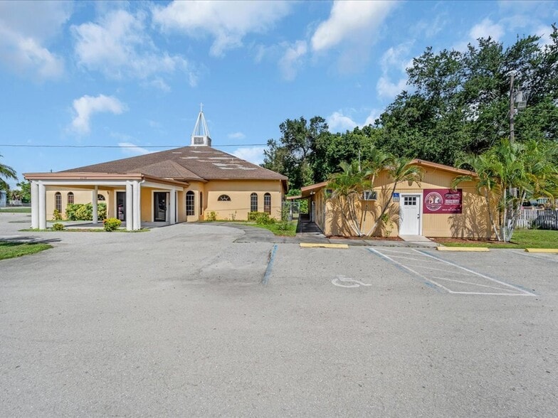 More Photos Of 4630 Palm Beach Blvd, Fort Myers Religious Facility For Sale