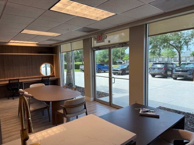 More Photos Of 6557 Hazeltine National Dr, Orlando Distribution For Lease