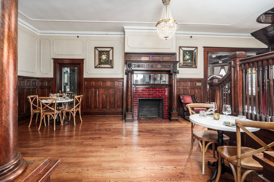 More Photos Of 738 E Main St, Belhaven Hotel For Sale