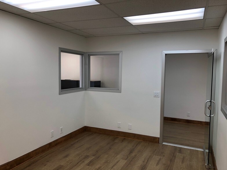 More Photos Of 10935-10939 Camarillo St, North Hollywood Office Residential For Sale