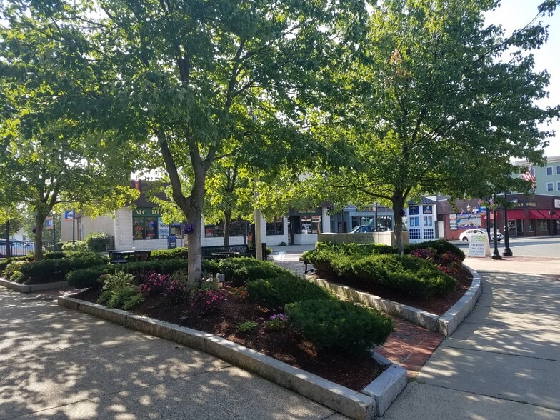 More Photos Of 5 Central Sq, Stoneham Medical For Lease