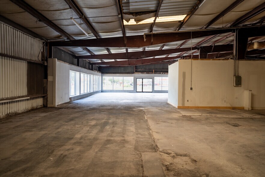 More Photos Of 2025 Williams St, Chattanooga Industrial For Lease