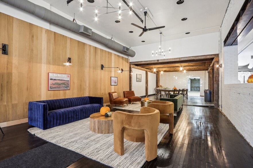 More Photos Of 7-9 W Main St, Madison Restaurant For Lease