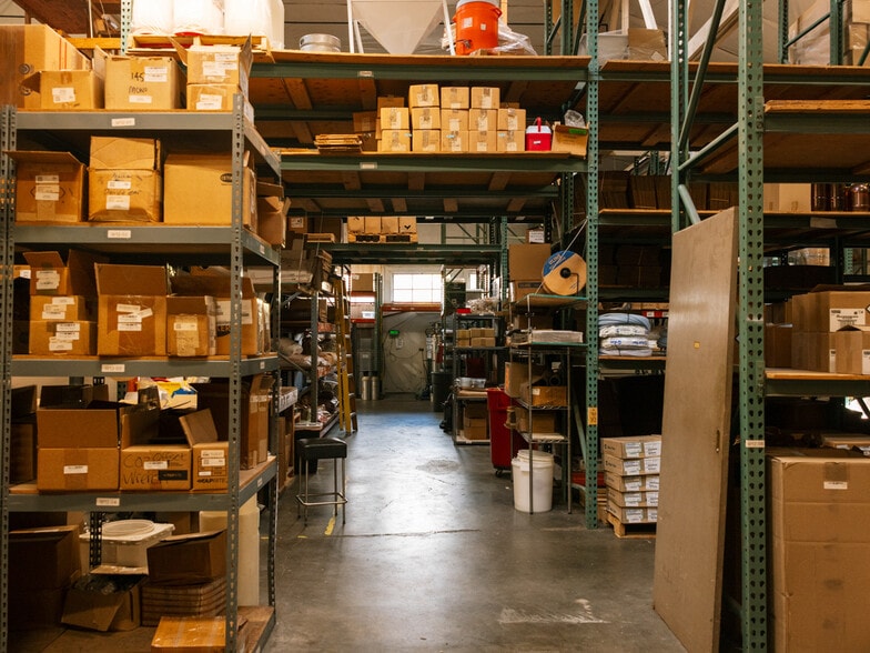 More Photos Of 212-234 SE 12th Ave, Portland Warehouse For Sale