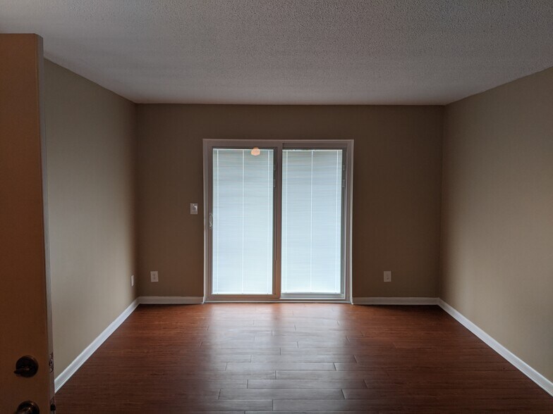 More Photos Of 180 State Docks Rd, Eufaula Multifamily For Sale