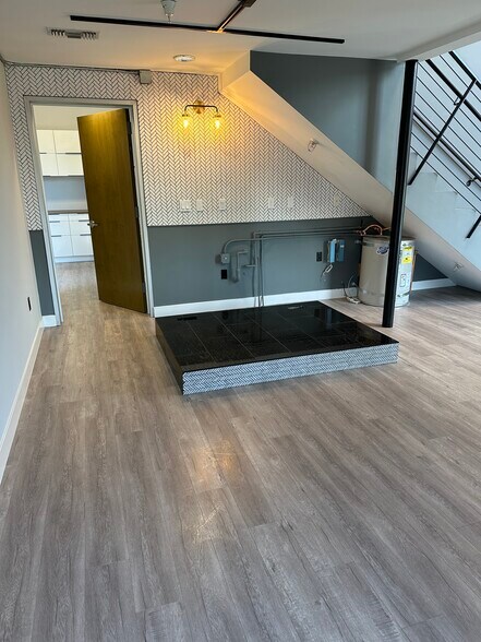 More Photos Of 2332 Cotner Ave, Los Angeles Loft Creative Space For Lease