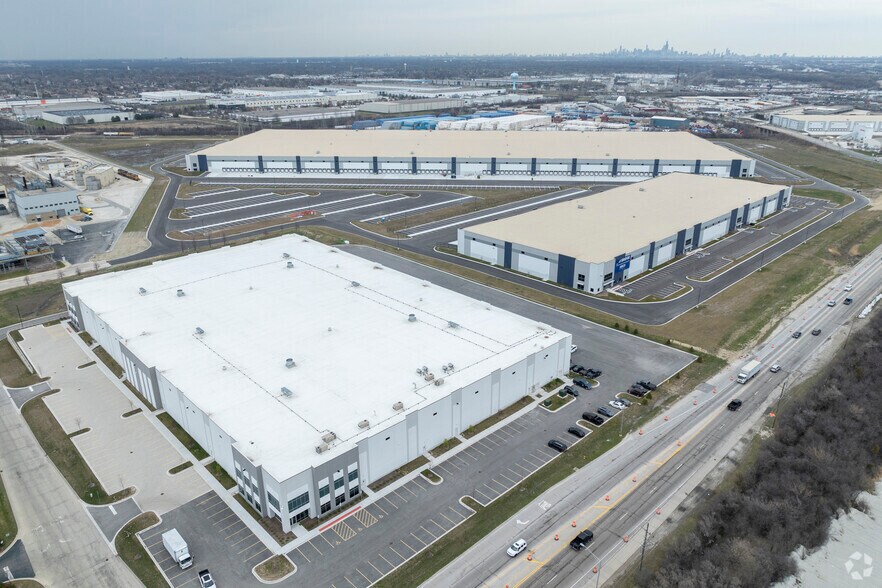 More Photos Of 9150 W 55th St, McCook Warehouse For Lease