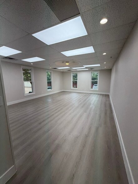 More Photos Of 17768 Preston Rd, Dallas Office For Lease