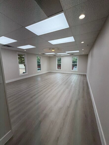 More Photos Of 17768 Preston Rd, Dallas Office For Lease