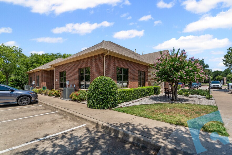 More Photos Of 751 E Southlake Blvd, Southlake Office For Sale