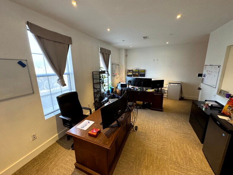 More Photos Of 222 Quality Dr, Byhalia Warehouse For Sale