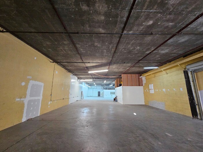 More Photos Of 590 E 16th St, Los Angeles Manufacturing For Lease