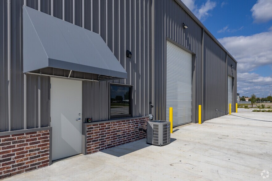 More Photos Of 900 W Jade Ave, Port Arthur Manufacturing For Lease