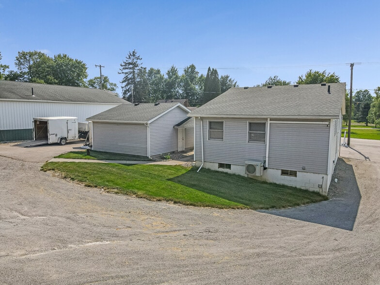 More Photos Of 13390 Ravenna Ave NE, Hartville Flex For Sale