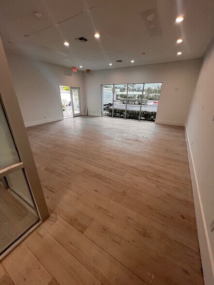 More Photos Of 2407 Periwinkle Way, Sanibel Unknown For Lease