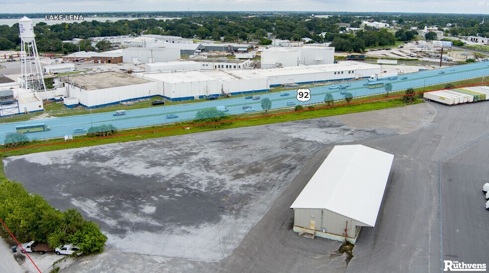 More Photos Of 500 McKean St, Auburndale Warehouse For Lease