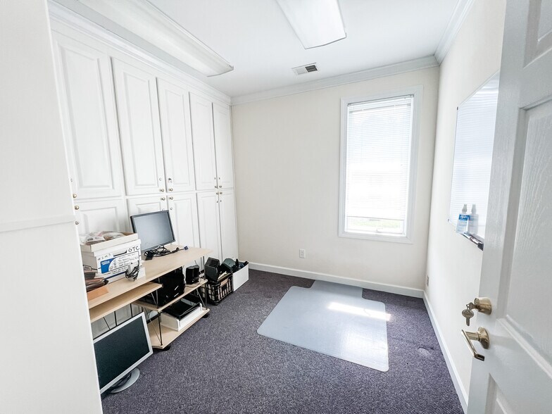 More Photos Of 185 Wind Chime Ct, Raleigh Medical For Lease