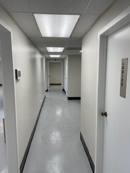 More Photos Of 16257 Illinois Ave, Paramount Warehouse For Sale