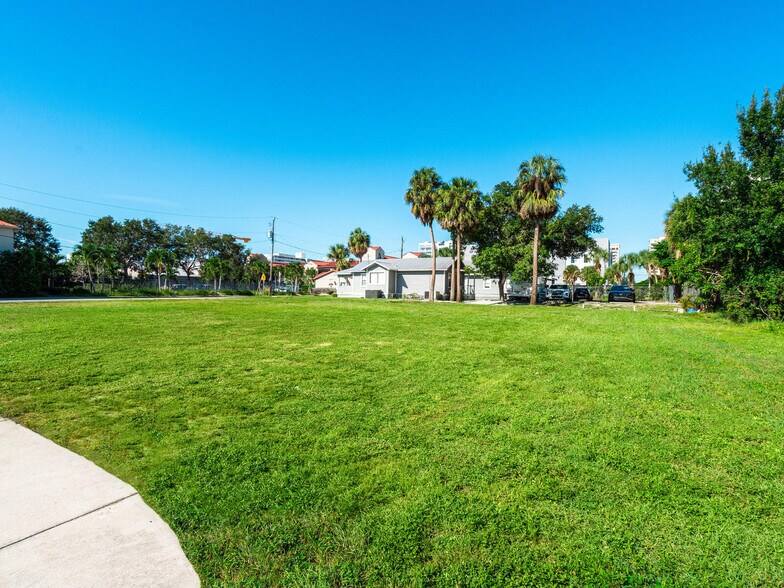 More Photos Of 701 Cohen Way, Sarasota Land For Sale