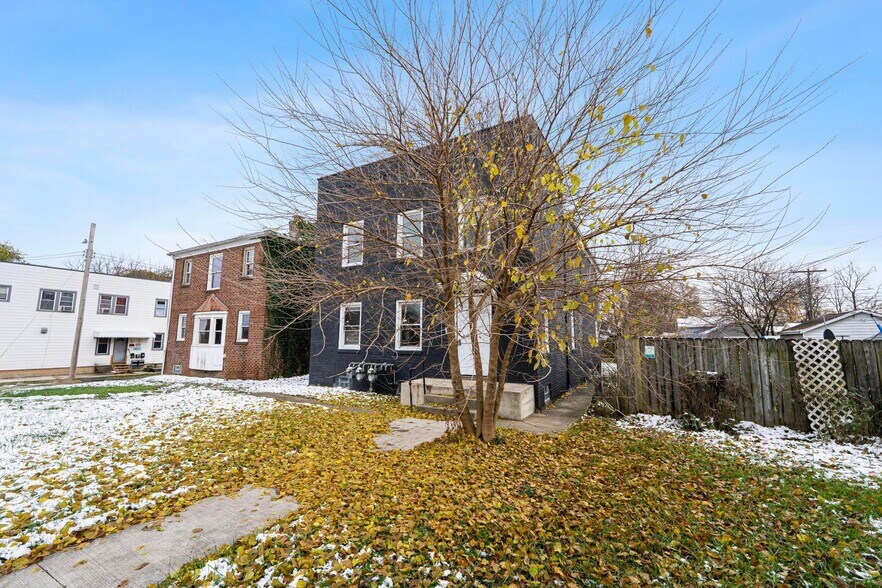 More Photos Of 1657 Sullivant Ave, Columbus Apartments For Sale