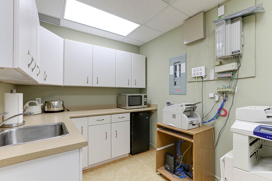 More Photos Of 12520 Horseshoe Way, Richmond Warehouse For Lease