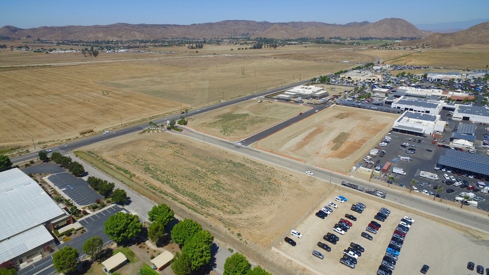 More Photos Of Warren Rd & Auto Mall Dr, Hemet Land For Sale