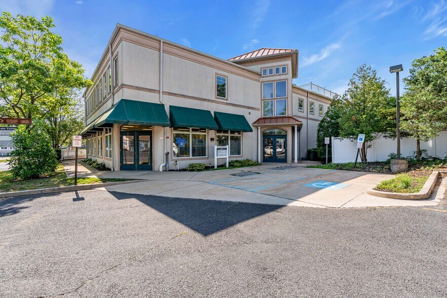 More Photos Of 807 Mantoloking Rd, Brick Office For Sale