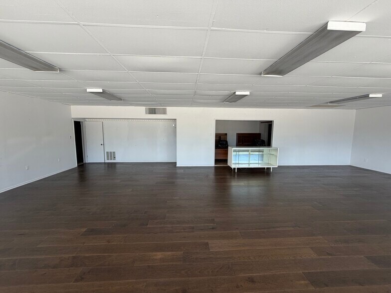 More Photos Of 95 N Highland Ave, Largo General Retail For Lease