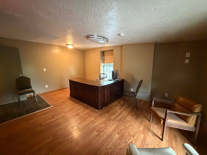 More Photos Of 816 N Milan St, Canal Fulton Warehouse For Sale
