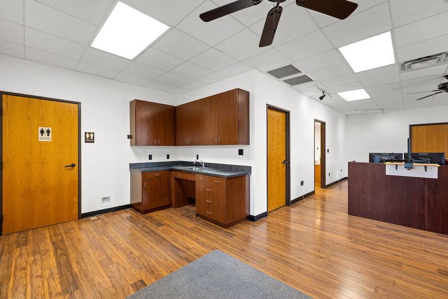 More Photos Of 1515 E Belt Line Rd, Carrollton Office Residential For Sale