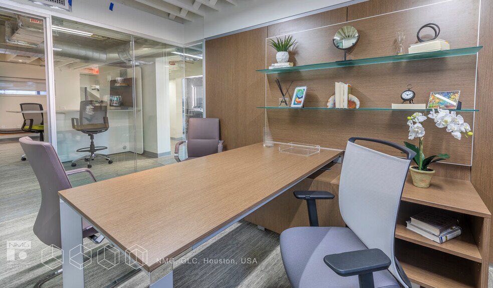 More Photos Of 2301 Caroline St, Houston Office For Sale