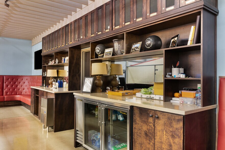 More Photos Of 2145 Chestnut St, Chattanooga Specialty For Lease