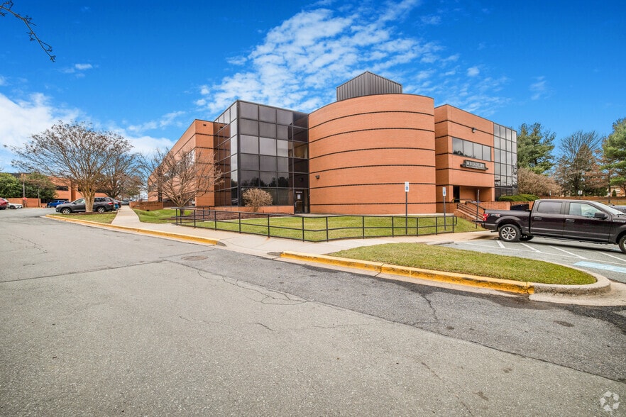 More Photos Of 40 W Gude Dr, Rockville Office For Sale