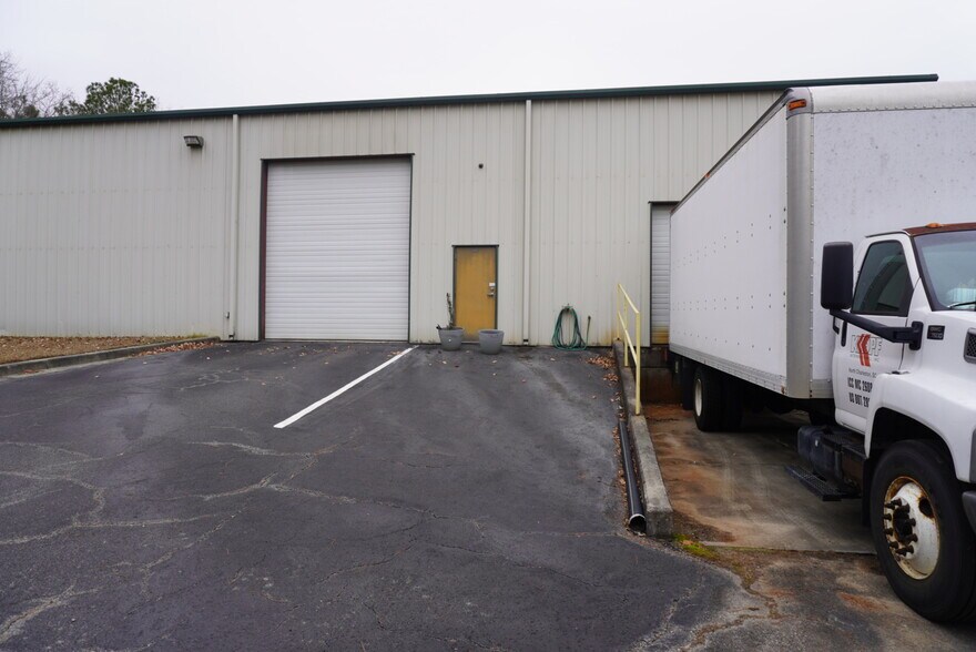 More Photos Of 7259 Cross Park Dr, Charleston Warehouse For Sale