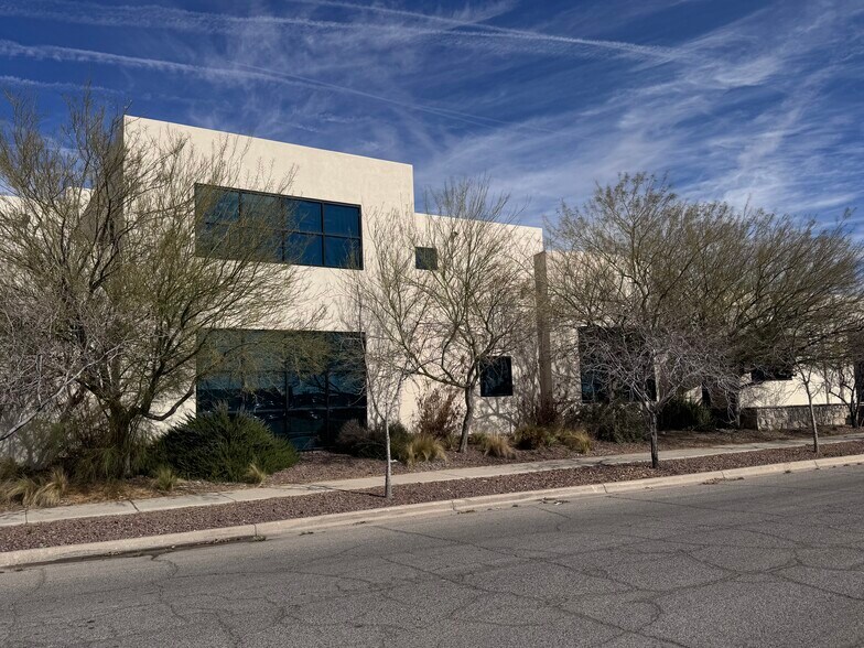 More Photos Of 2200 George Dieter Dr, El Paso Healthcare For Sale