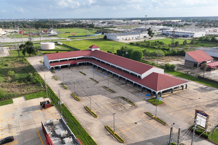 More Photos Of 324 Fm-1960 Rd, Houston General Retail For Sale