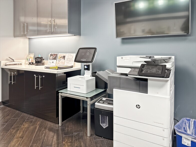 More Photos Of 5601 Bridge St, Fort Worth Coworking Space