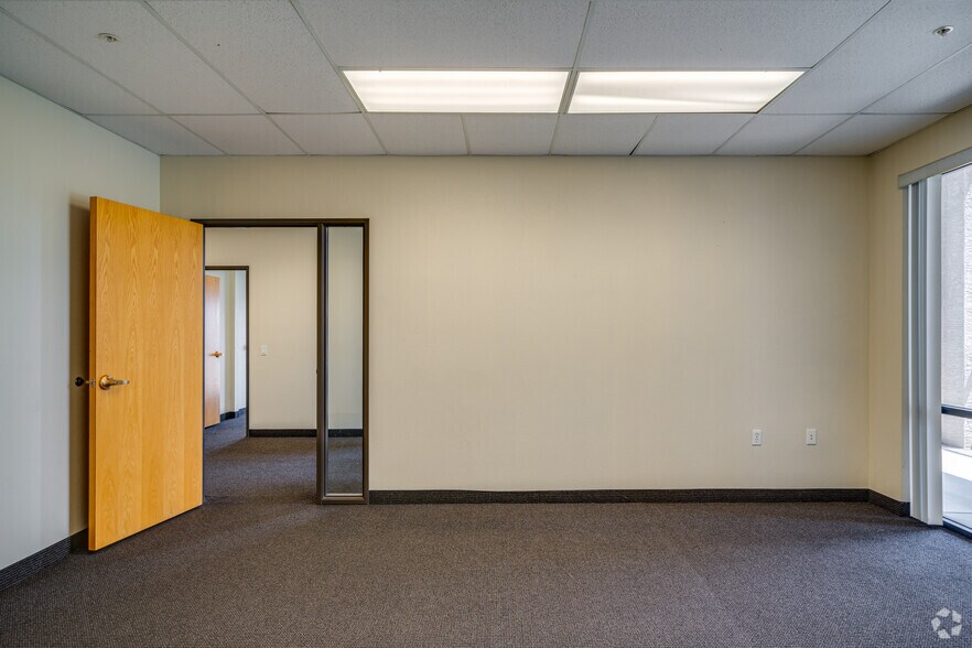 More Photos Of 2550 N Thunderbird Cir, Mesa Office For Sale