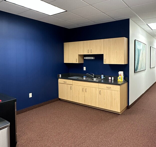 More Photos Of 7600 147th St W, Apple Valley Freestanding For Sale