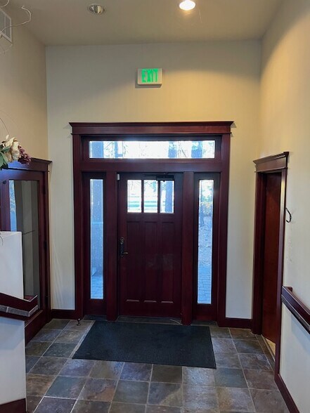 More Photos Of 1510 SW Nancy Way, Bend Medical For Lease