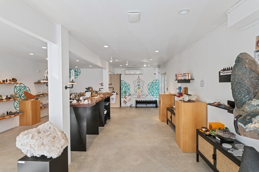 More Photos Of 1423 Abbot Kinney Blvd, Venice General Retail For Sale